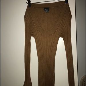 Medium Scoop Neck Stretchy shirt